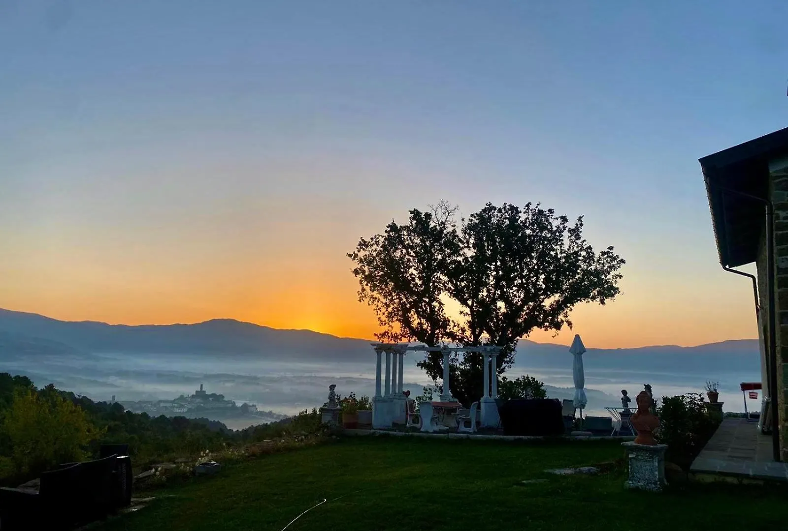 Villa Lux Poggelleri Vista Unica Sul Casentino بوبّي 0*,  إيطاليا