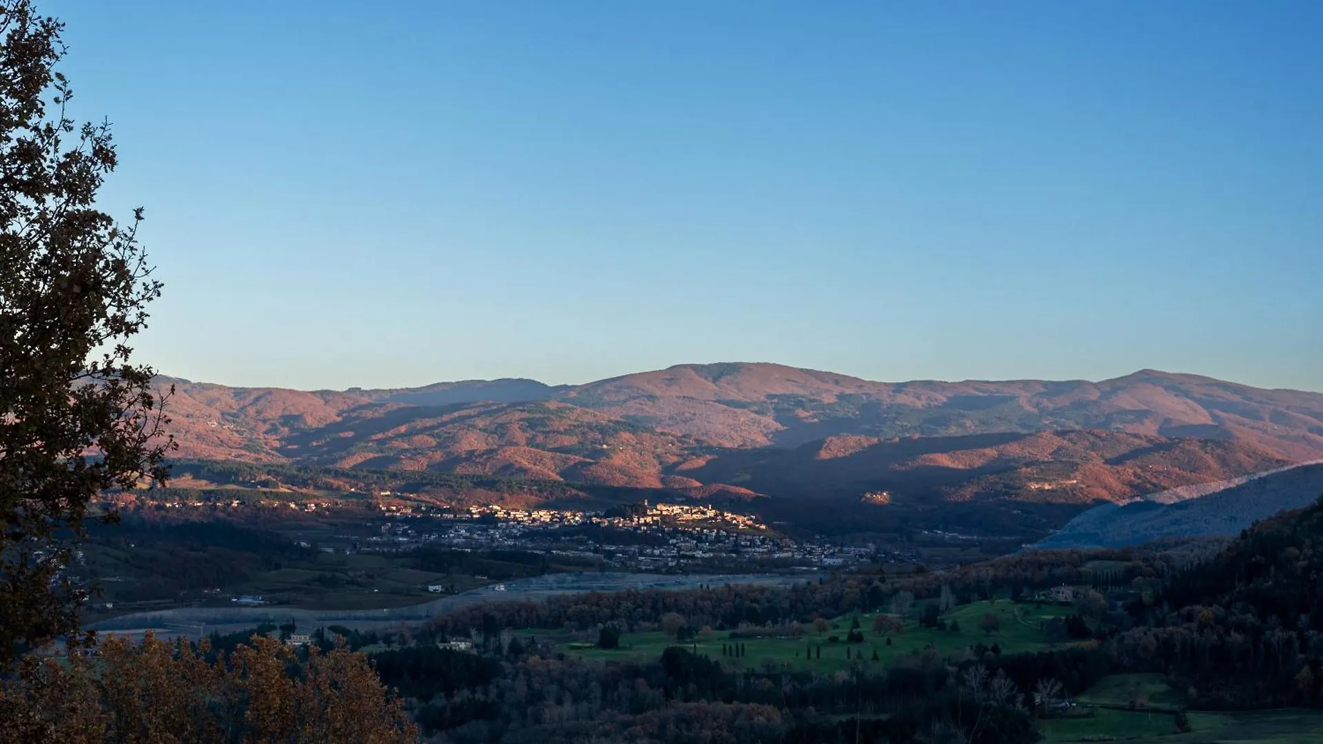Villa Lux Poggelleri Vista Unica Sul Casentino Poppi
